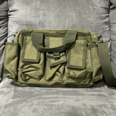 LA Gear Bag Tactical Green Case Shoulder Strap Mutiple Pockets