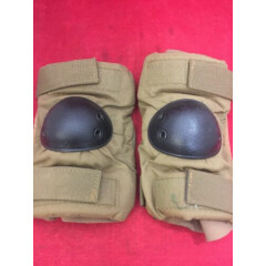ONE PAIR US Military Elbow Pads Coyote Brown w/Black Shell Large Good Condition