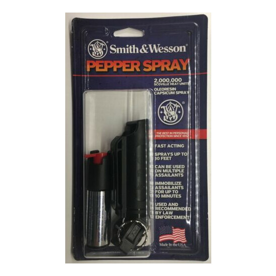 Smith & Wesson Pepper Spray w/Quick Detach Keychain Case - Law Enforcement Grade {1}