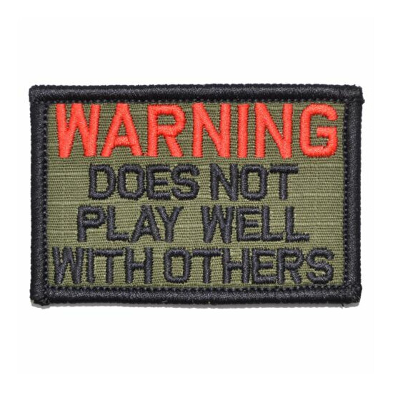 WARNING: Does Not Play Well With Others - 2x3 Patch {7}